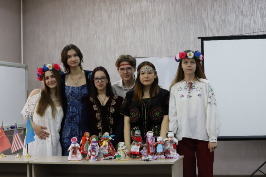 Открытое учебное занятие в КАСУ в честь Дня Единства народа Казахстана (9)