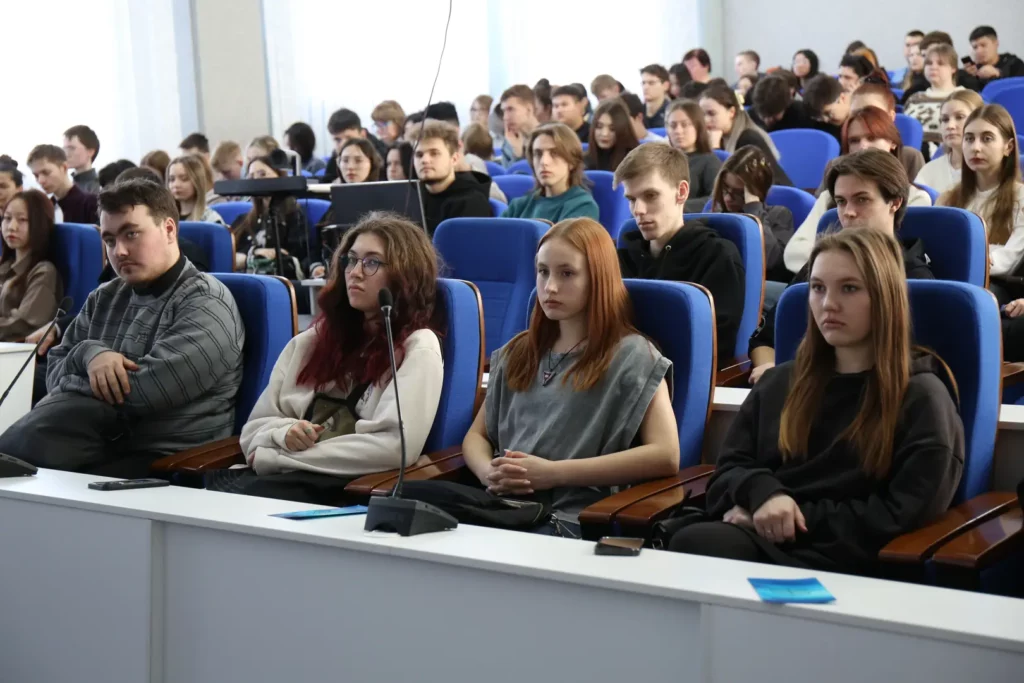 Круглый стол в КАСУ «Тәртіпті өзіңнен баста!» – профилактика актуальных социальных угроз (7)