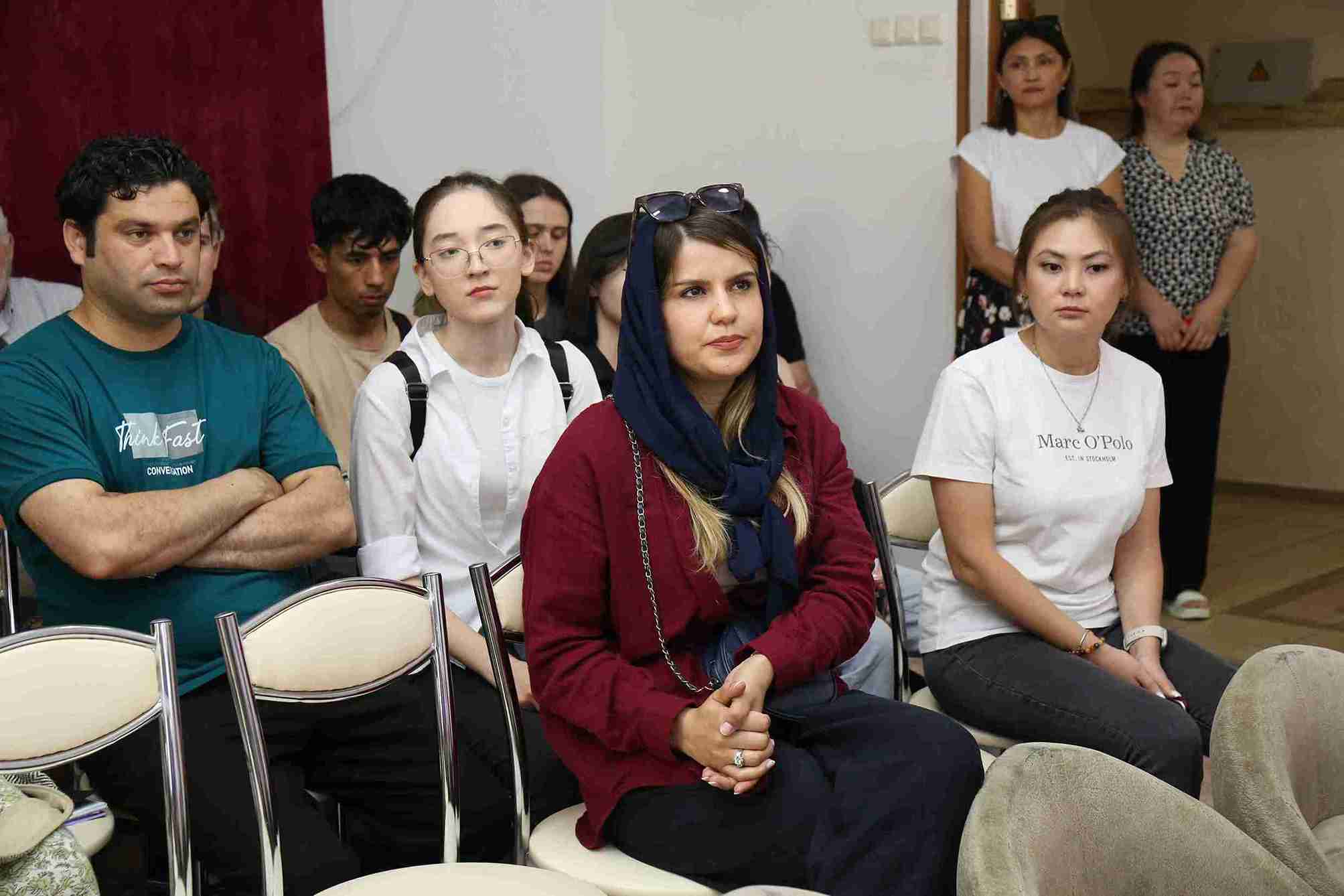 Сердцем к сердцу участники Академии Лидерства в детском центре оказания специальных социальных услуг (3)