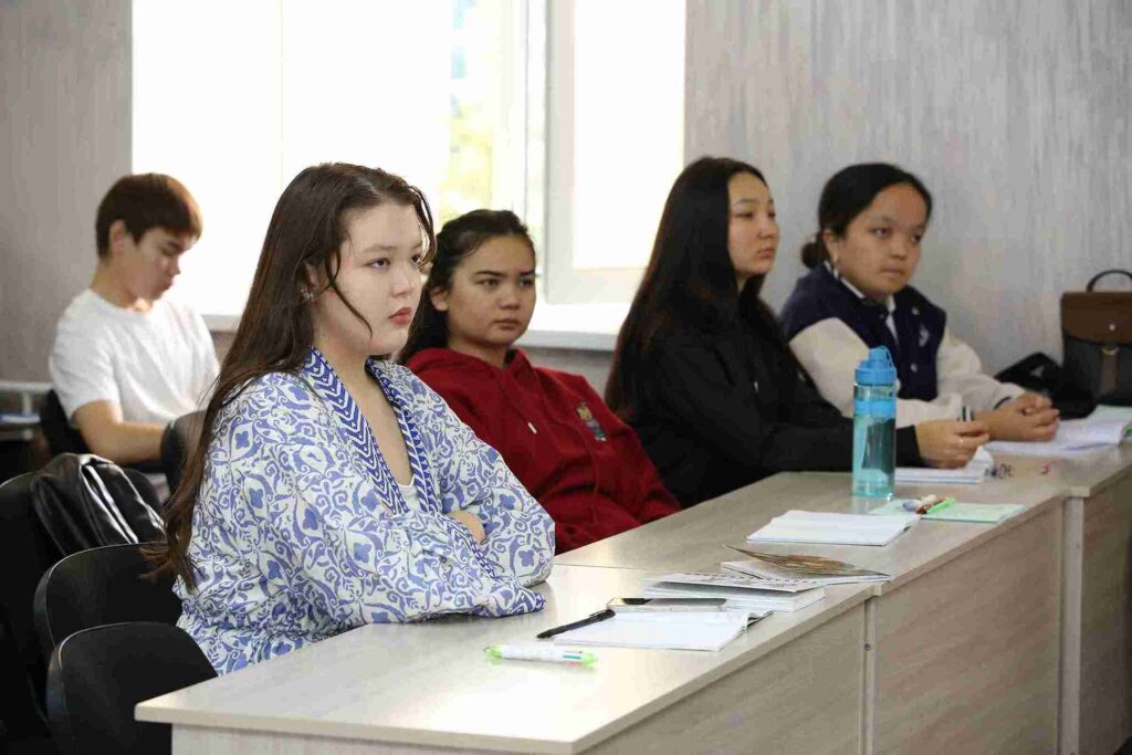 Как защитить себя и общество встреча в КАСУ при поддержке Управления по делам религий ВКО (7)