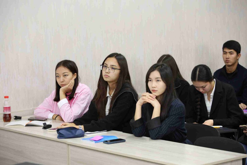 Как защитить себя и общество встреча в КАСУ при поддержке Управления по делам религий ВКО (9)