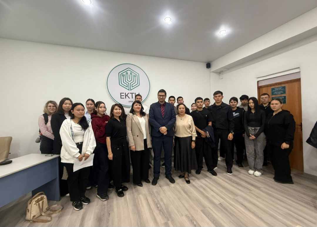 Круглый стол «Конституция глазами молодежи» (1)