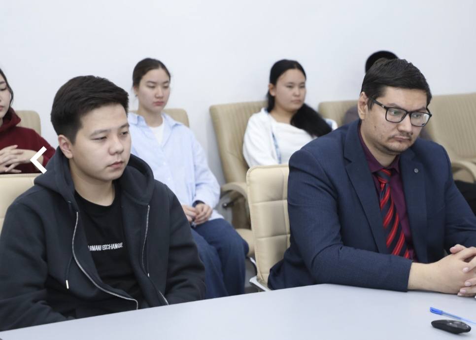 Круглый стол «Конституция глазами молодежи» (3)