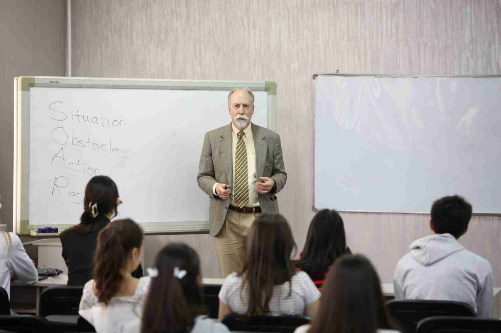 Сентябрь в КАСУ новые горизонты международного образования (8)