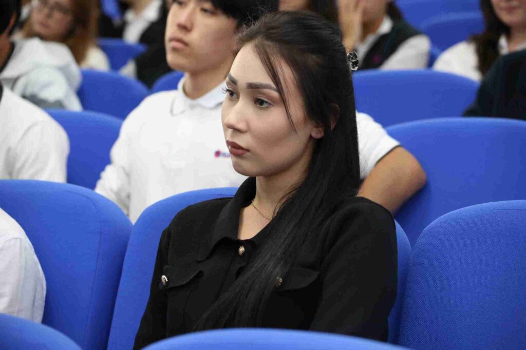 Школьникам КАСУ — уроки бизнеса из США (2)