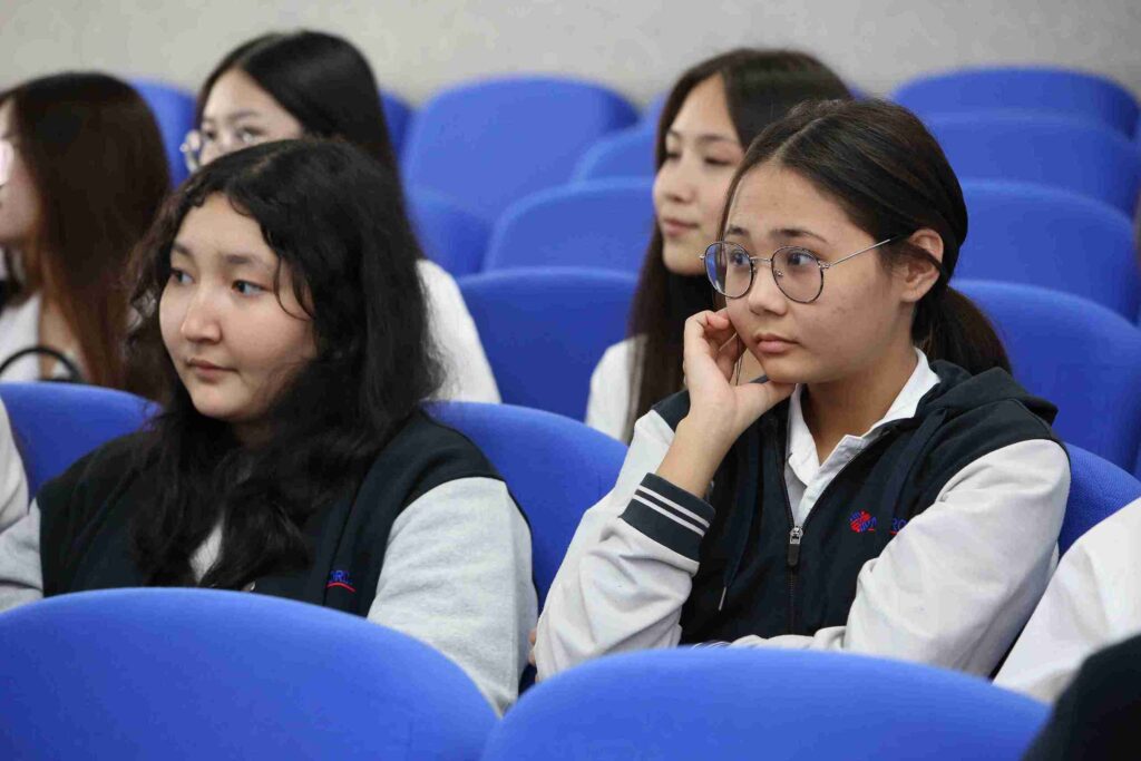 Школьникам КАСУ — уроки бизнеса из США (3)