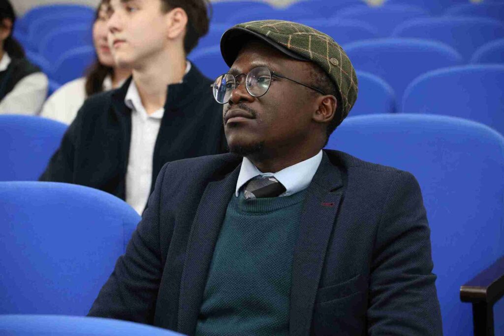 Школьникам КАСУ — уроки бизнеса из США (4)