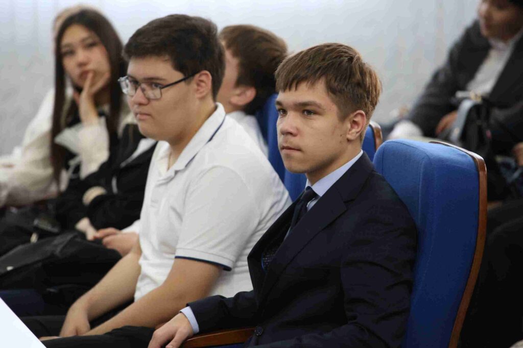 Школьникам КАСУ — уроки бизнеса из США (5)