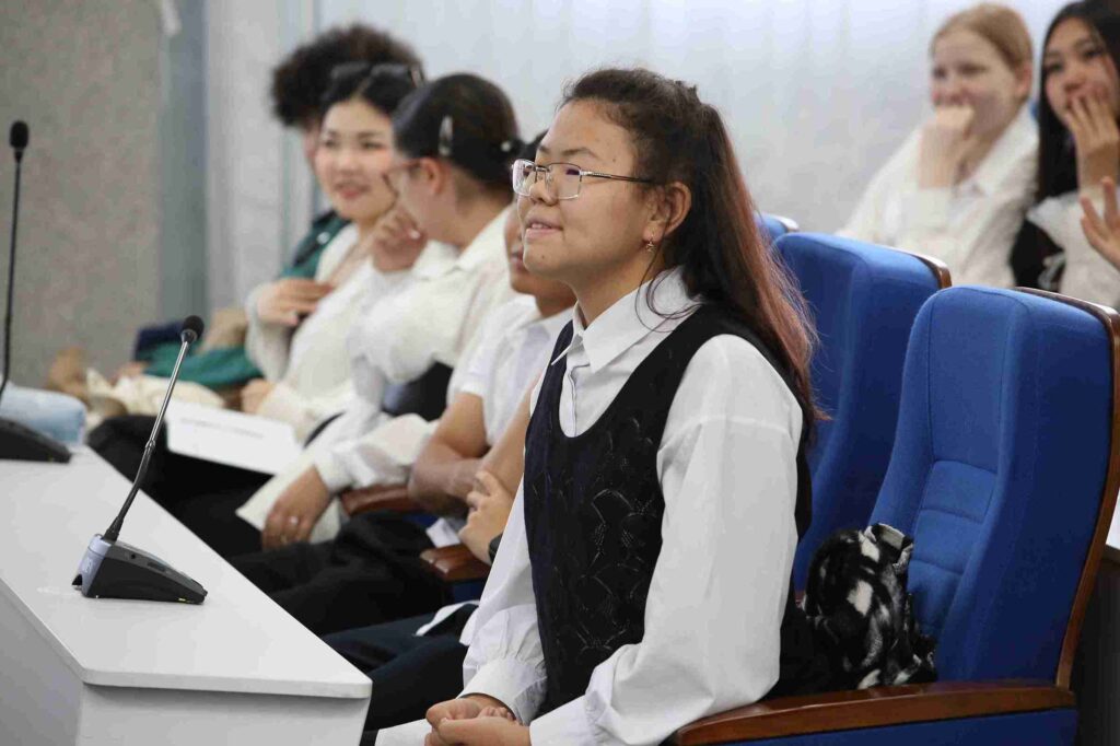 Школьникам КАСУ — уроки бизнеса из США (6)