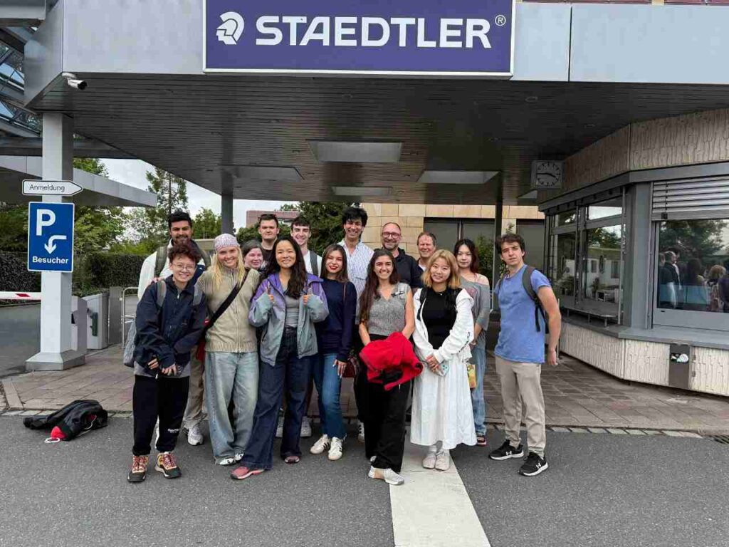 Қожа былғары бейне