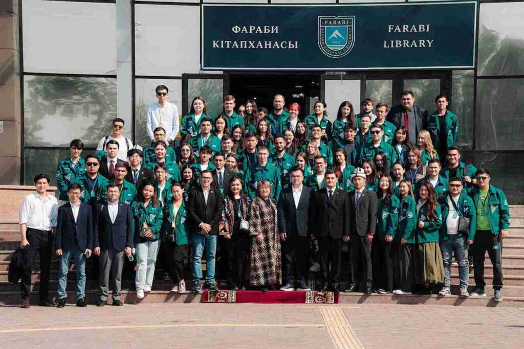 Студентка КАСУ приняла участие в республиканском молодежном лагере «Jastar Generation – 2025» (3)