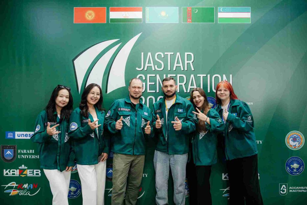 Студентка КАСУ приняла участие в республиканском молодежном лагере «Jastar Generation – 2025» (6)