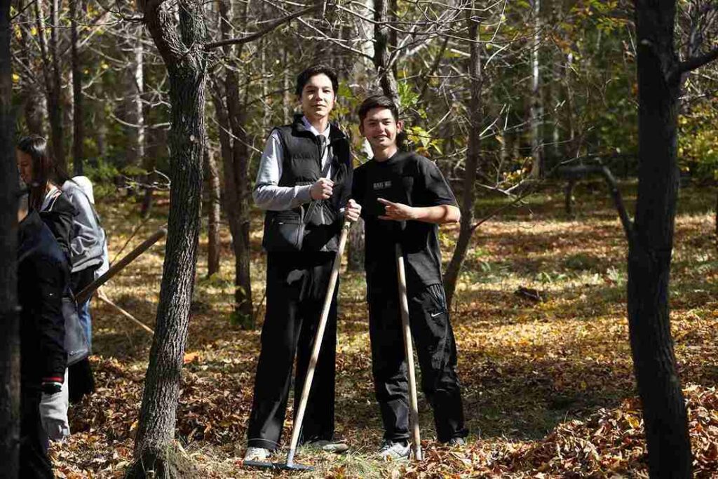 Студенты КАСУ приняли участие в республиканском субботнике в рамках акции «Таза Қазақстан» (7)