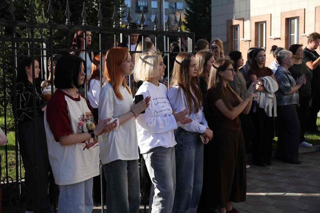 В КАСУ открыли памятный камень 12