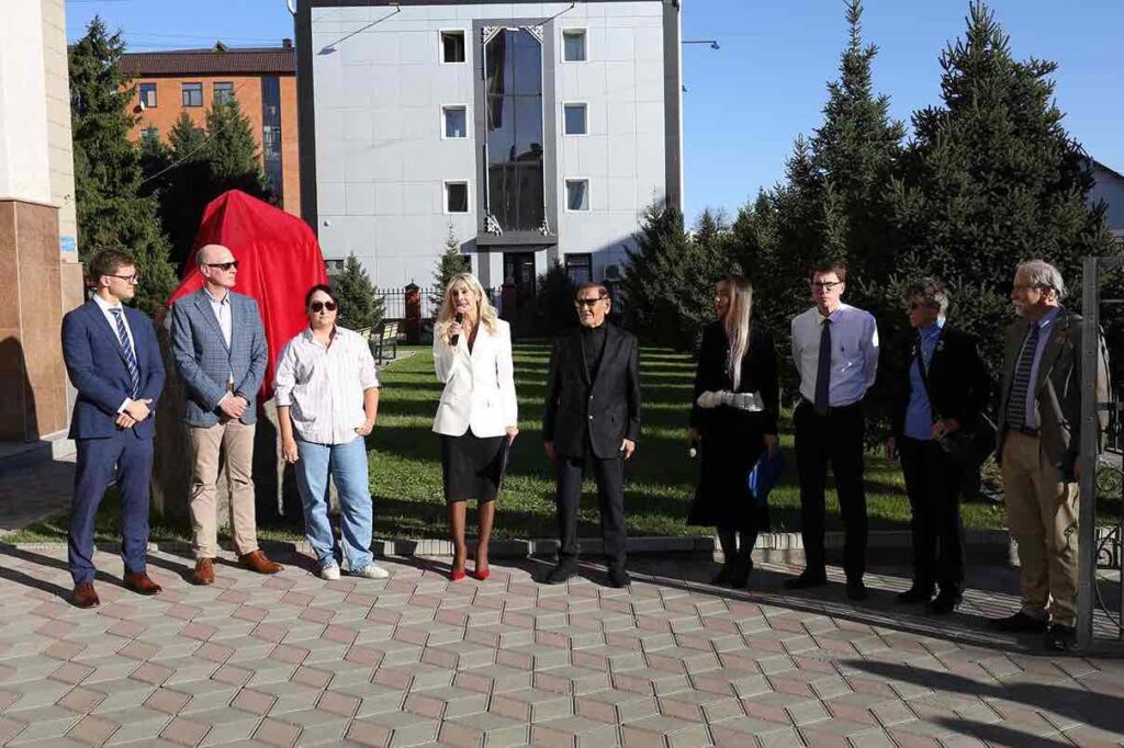 В КАСУ открыли памятный камень 14