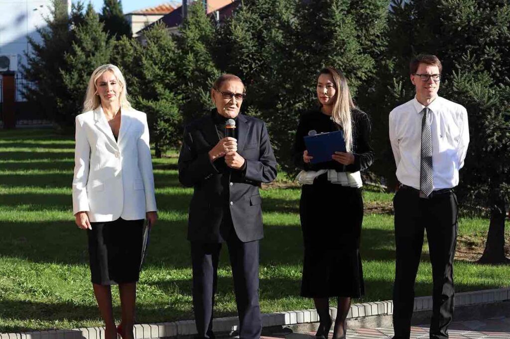 В КАСУ открыли памятный камень 4