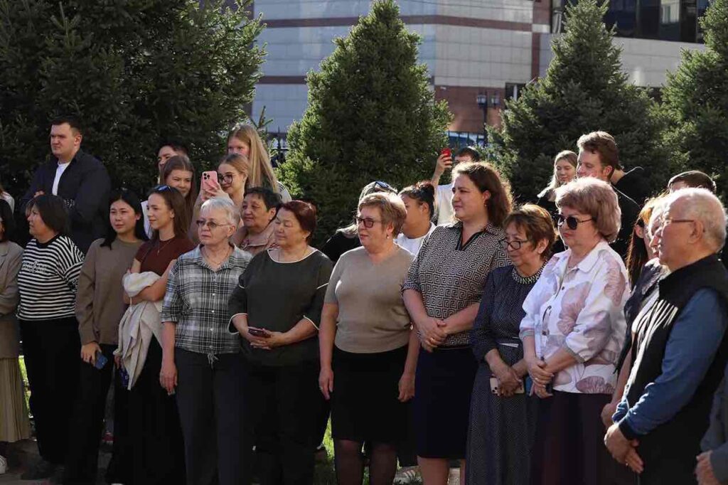 В КАСУ открыли памятный камень 7