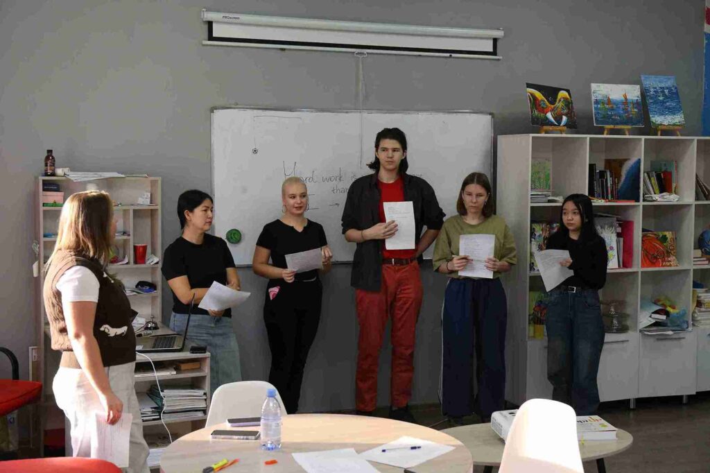 Дискуссия о ценностях современного общества состоялась в КАСУ (10)