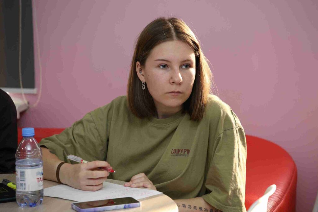 Дискуссия о ценностях современного общества состоялась в КАСУ (3)