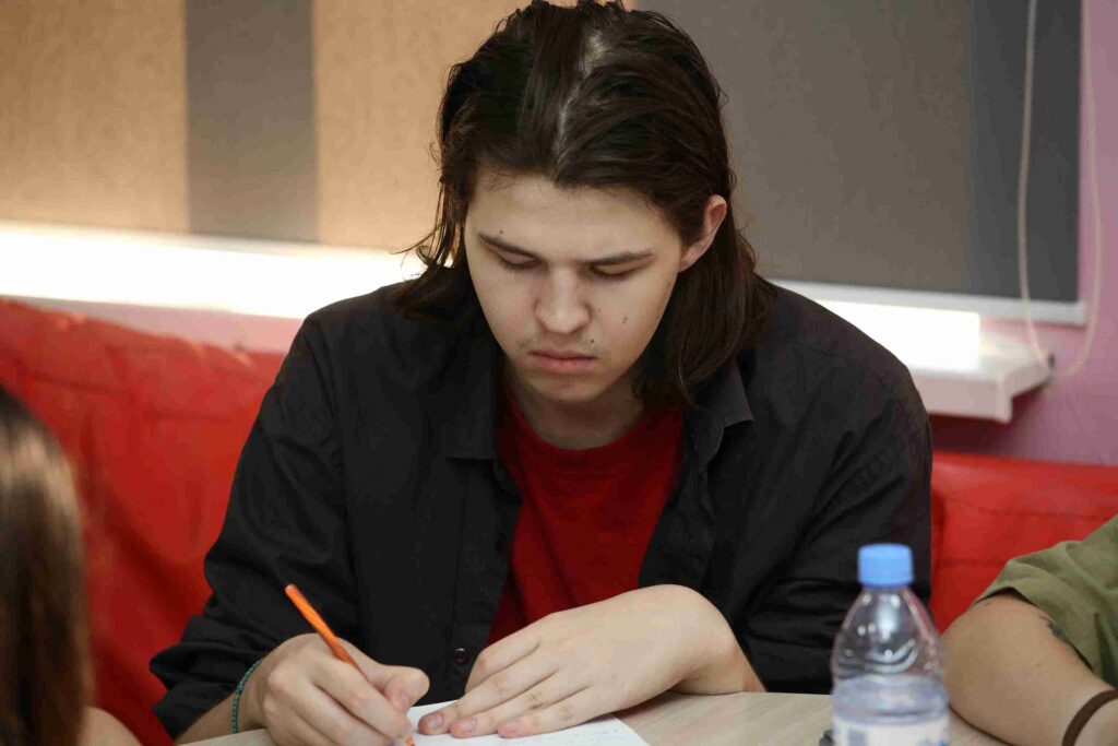 Дискуссия о ценностях современного общества состоялась в КАСУ (4)