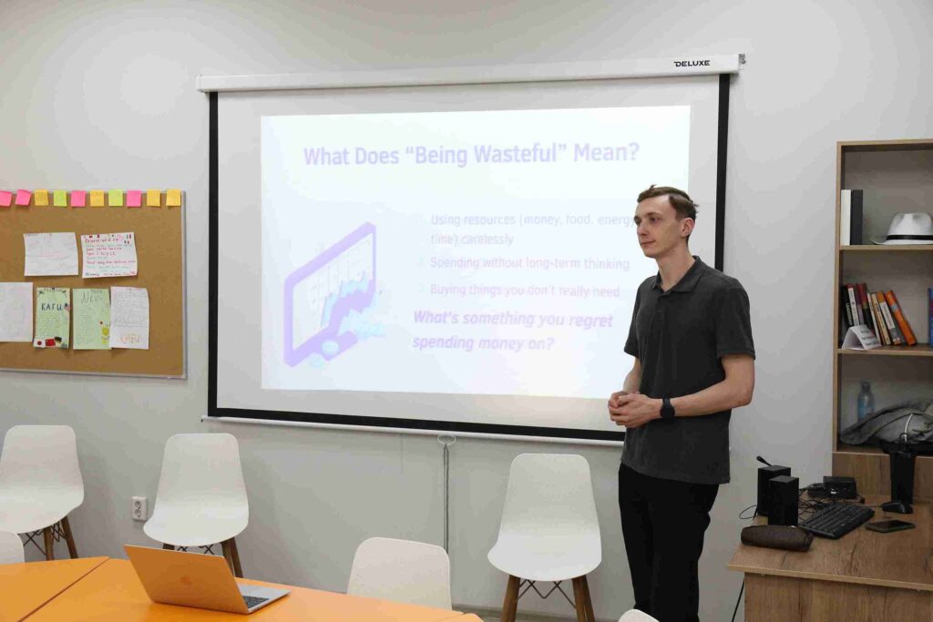 Дискуссия о проблемах общества «Склонность к расточительству» (8)