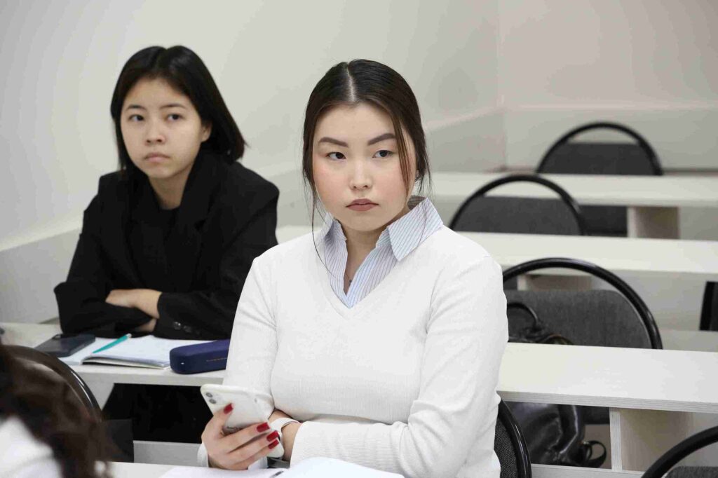 Дискуссия о проблемах общества «The Secret Dangers of Vaping» (7)