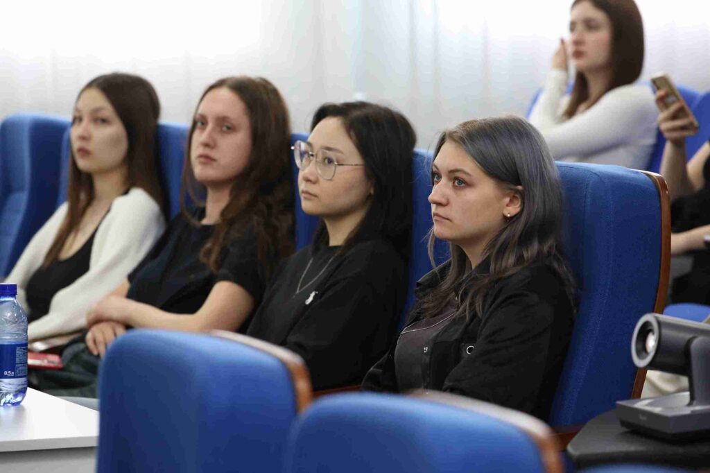 Лим Тай Тун провёл серию лекций в КАСУ (11)