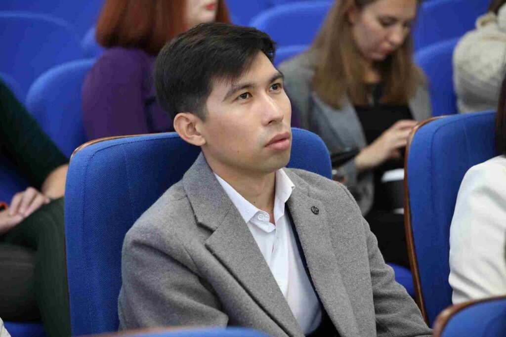 Лим Тай Тун провёл серию лекций в КАСУ (18)