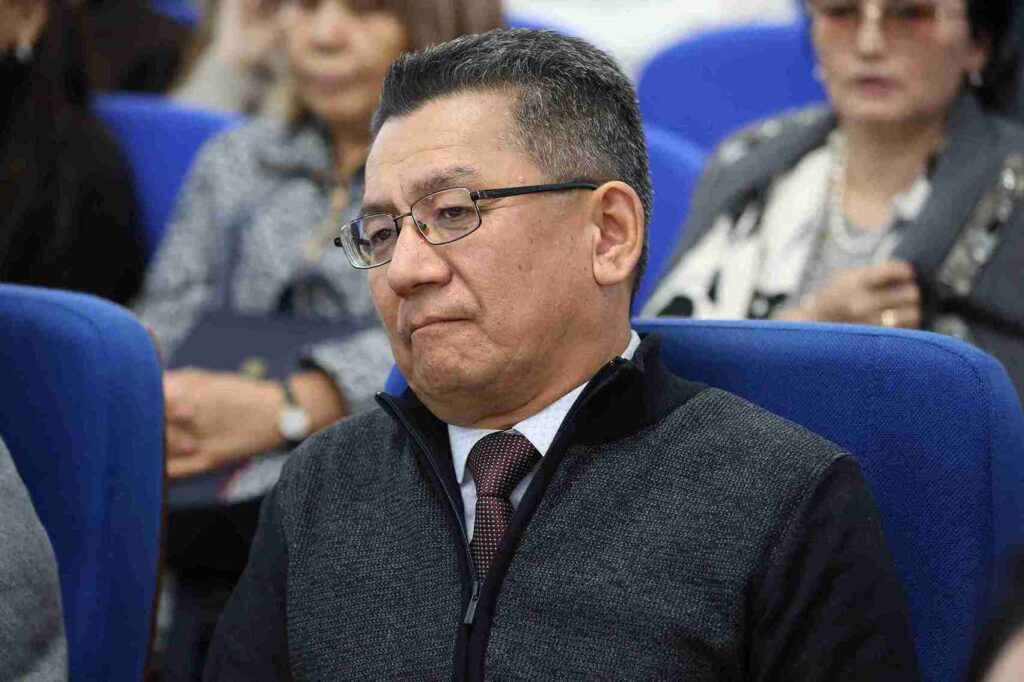 Лим Тай Тун провёл серию лекций в КАСУ (20)