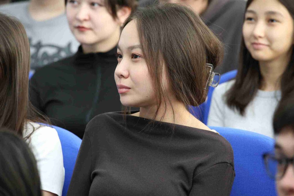 Лим Тай Тун провёл серию лекций в КАСУ (5)