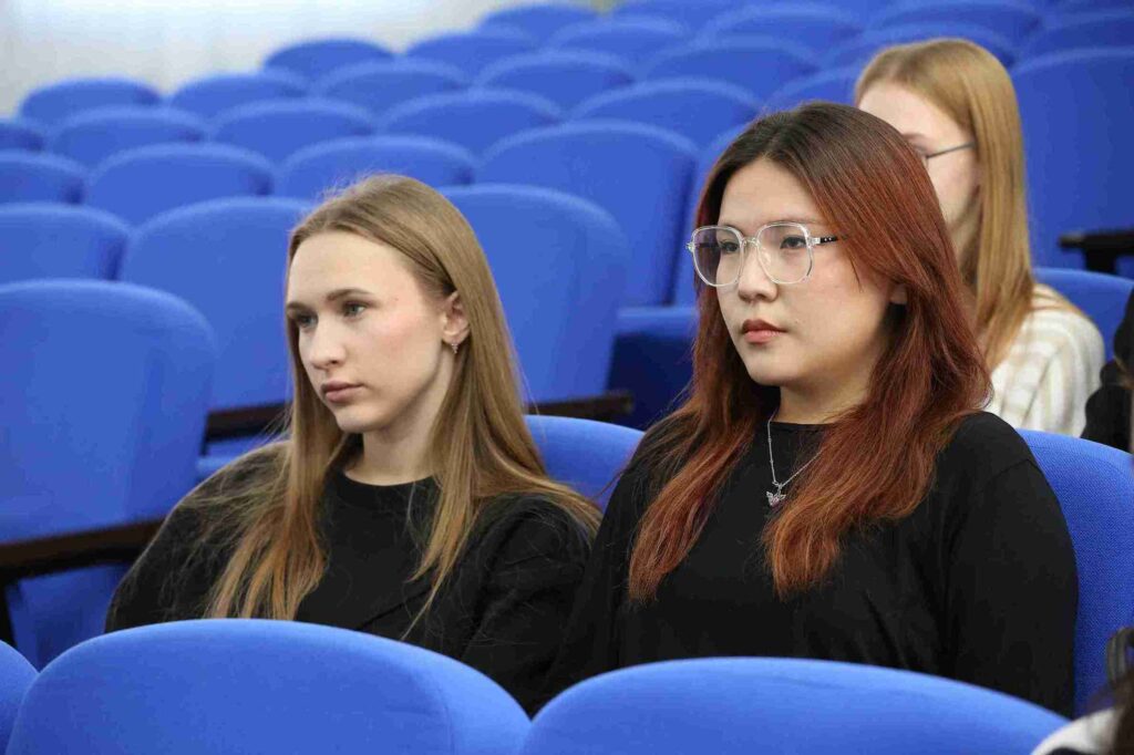 Лим Тай Тун провёл серию лекций в КАСУ (7)