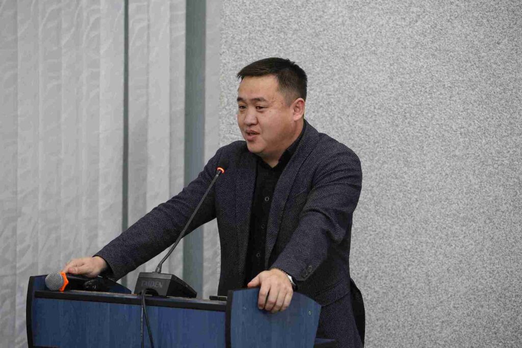 Литературная гостиная к 130 летию со дня рождения Сергея Есенина прошла в Казахстанско Американском свободном университете (10)