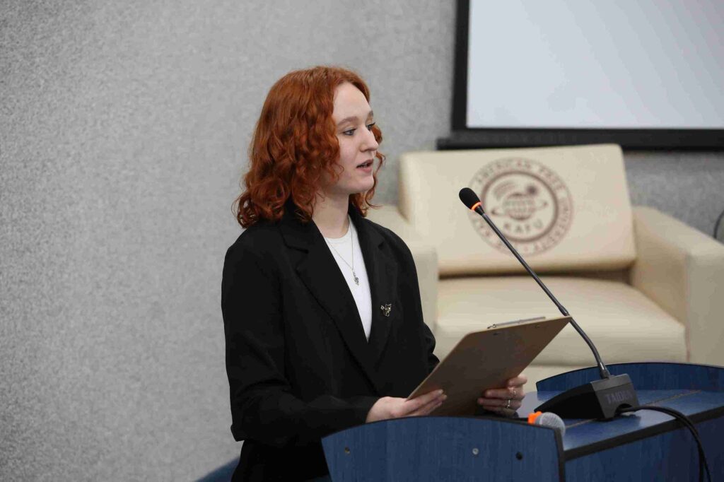 Литературная гостиная к 130 летию со дня рождения Сергея Есенина прошла в Казахстанско Американском свободном университете (14)