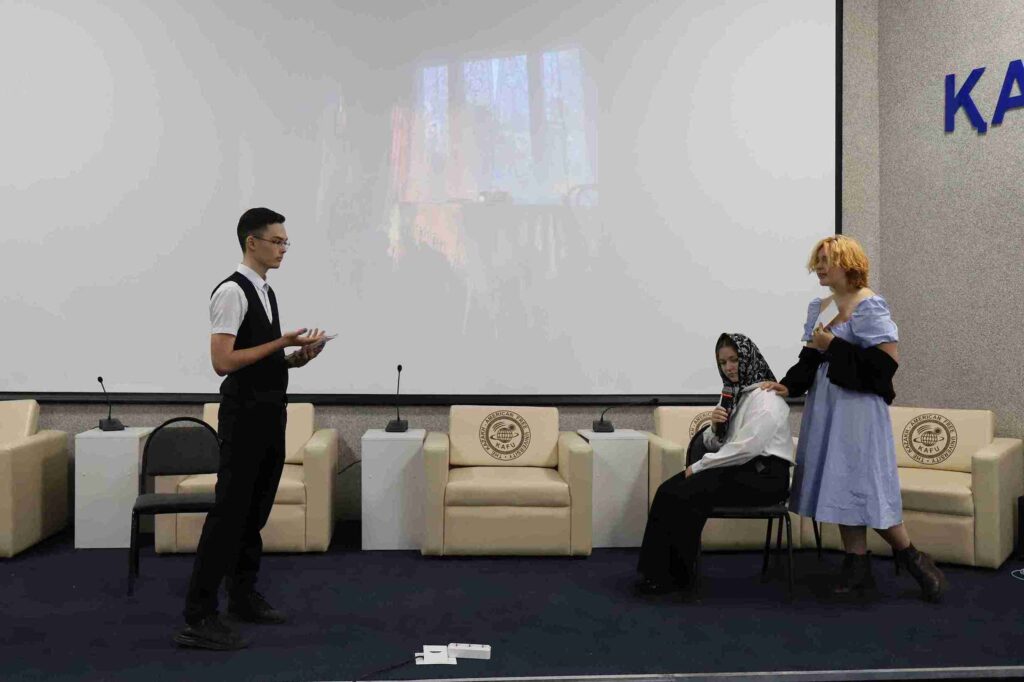 Литературная гостиная к 130 летию со дня рождения Сергея Есенина прошла в Казахстанско Американском свободном университете (17)