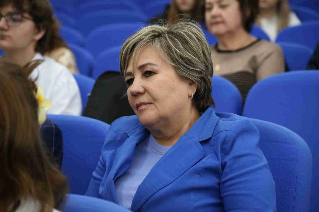 Литературная гостиная к 130 летию со дня рождения Сергея Есенина прошла в Казахстанско Американском свободном университете (34)