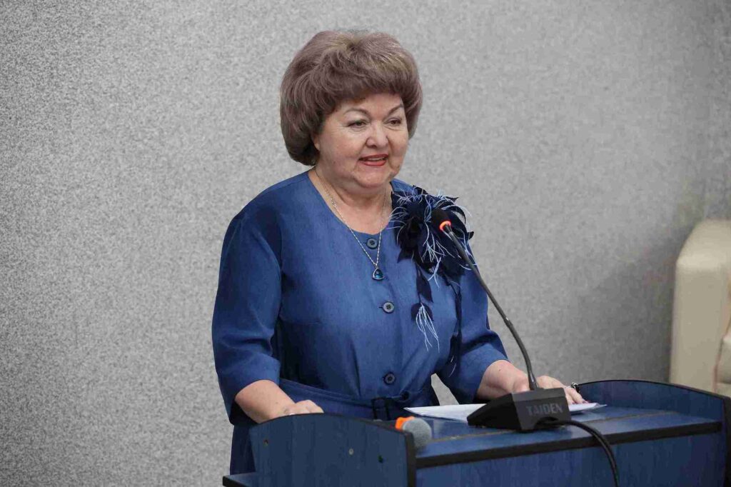 Литературная гостиная к 130 летию со дня рождения Сергея Есенина прошла в Казахстанско Американском свободном университете (7)