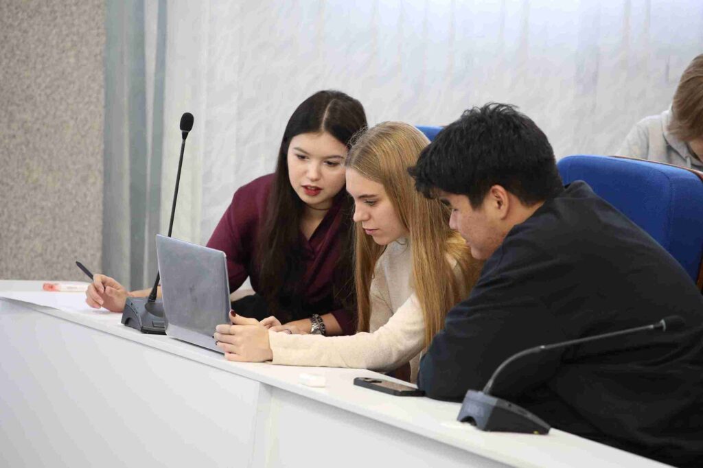 Первый хакатон по методике английского языка «AI in ELT» (4)