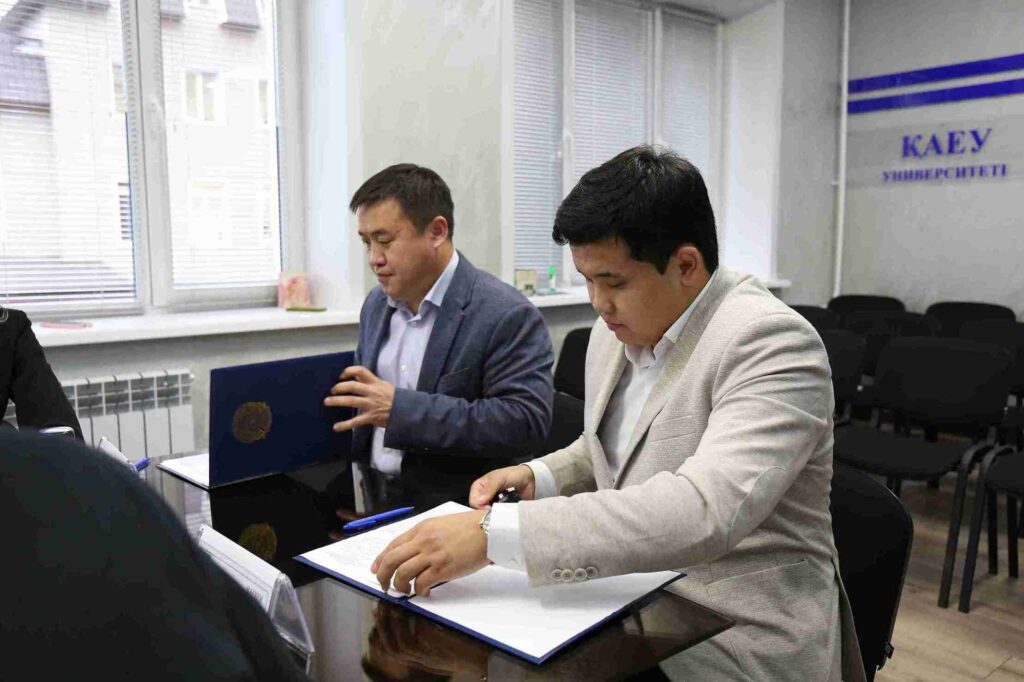 Подписан меморандум о сотрудничестве между КАСУ И «Альянсом студентов Казахстана» (4)