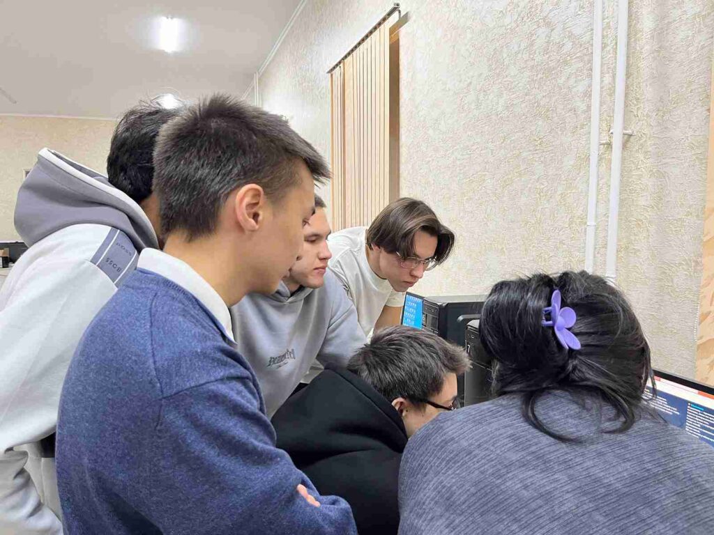 Студенты ОП «Информационные системы» представили свои инновационные проекты с использованием искусственного интеллекта (2)