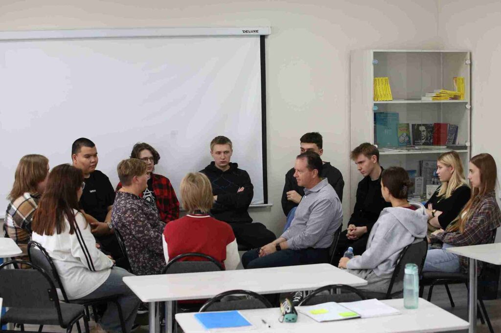 В КАСУ проходят занятия с иностранными преподавателями (11)