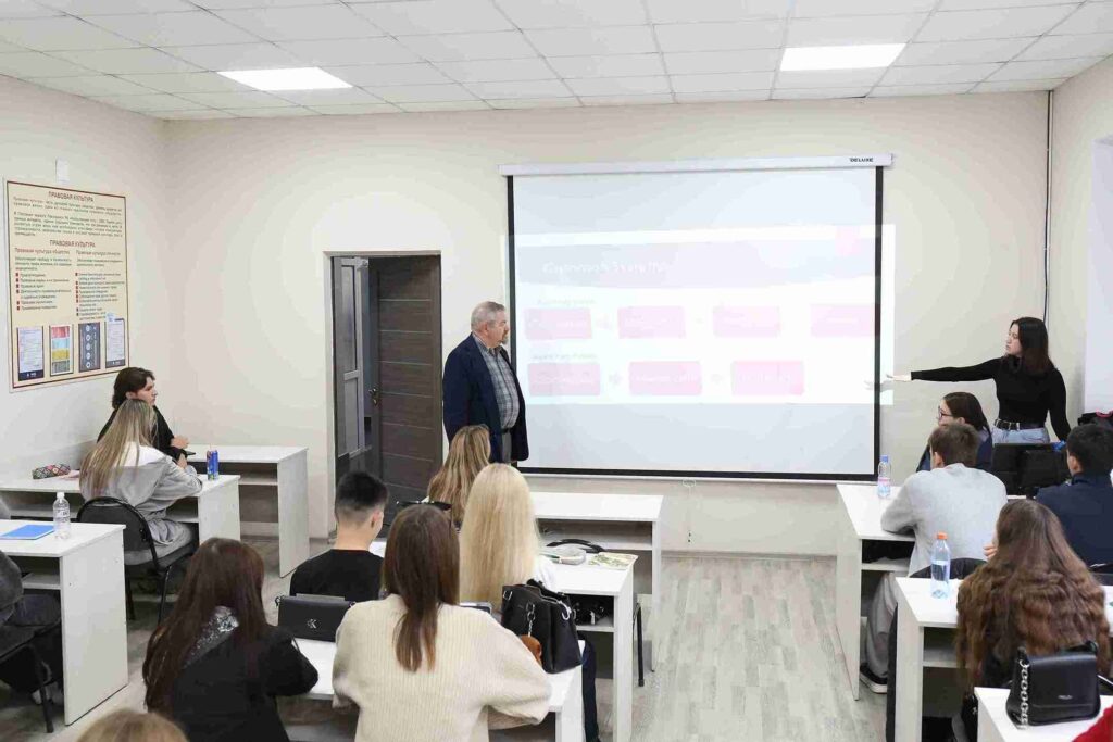 В КАСУ проходят занятия с иностранными преподавателями (2)