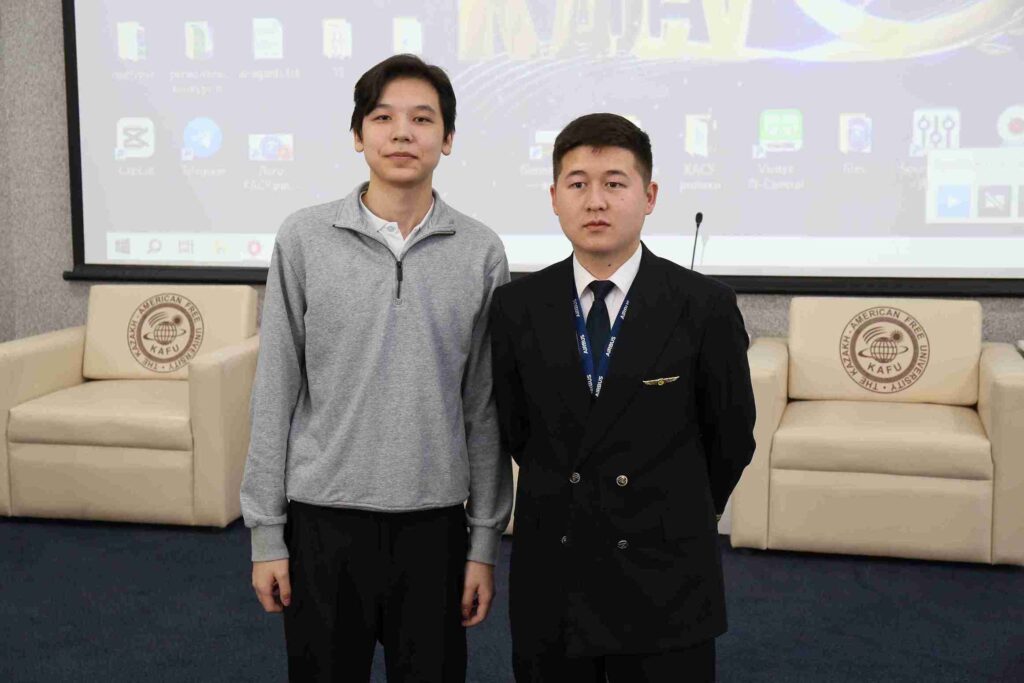 Встреча с пилотом Air Astana в КАСУ (2)