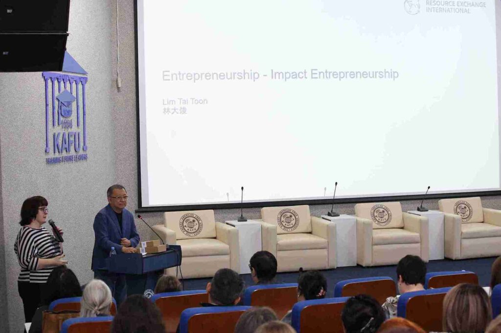 Встреча с Тай Тун Лимом в КАСУ развитие предпринимательства и устойчивых бизнес моделей (5)