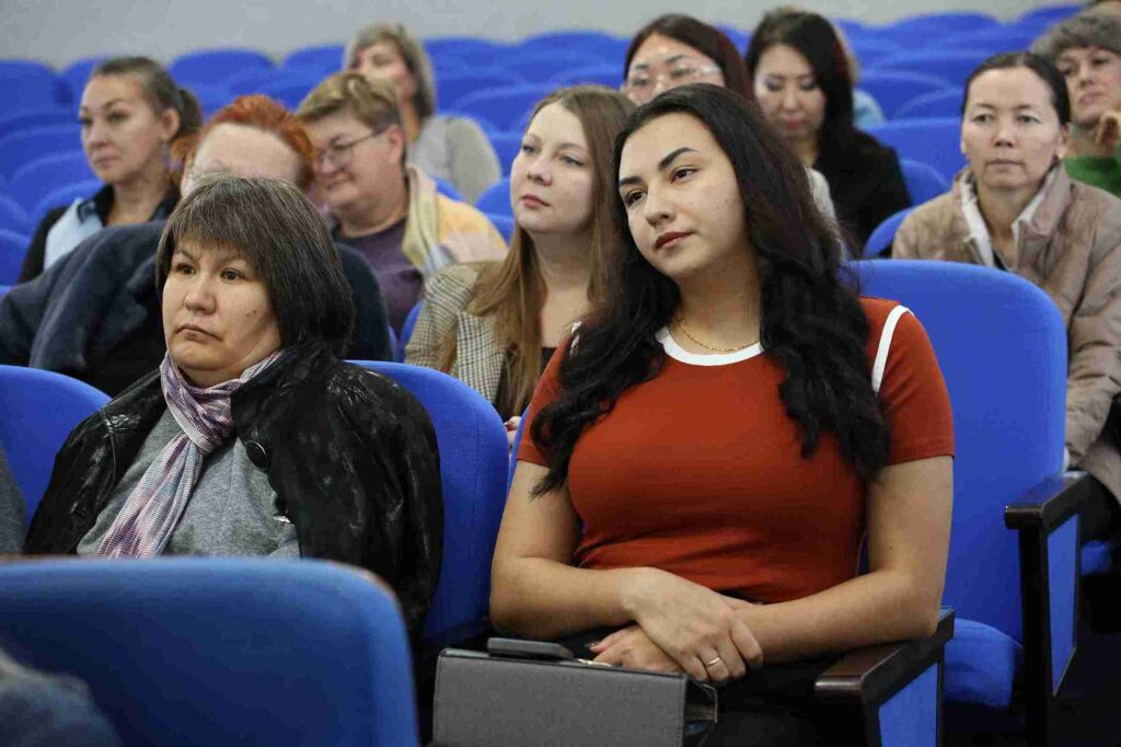 Встреча с Тай Тун Лимом в КАСУ развитие предпринимательства и устойчивых бизнес моделей (7)