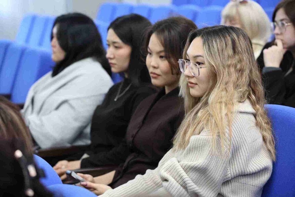 Встреча с Тай Тун Лимом в КАСУ развитие предпринимательства и устойчивых бизнес моделей (9)