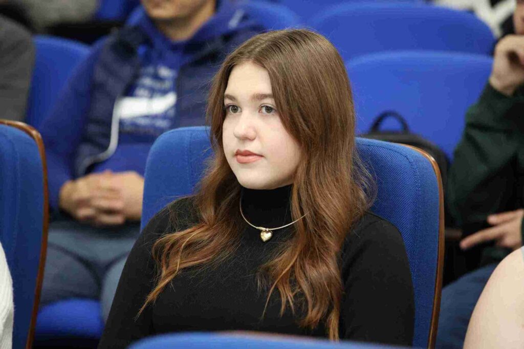 Языки как ключ к карьере студенты КАСУ встретились с Дилярой Абрамовой (11)