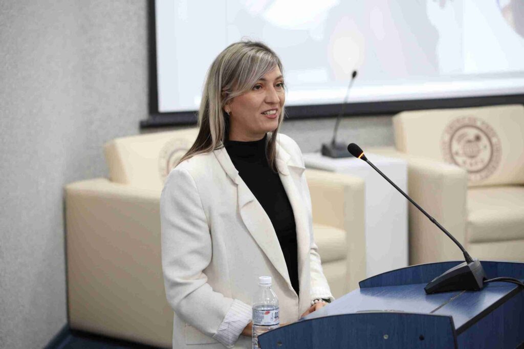 Языки как ключ к карьере студенты КАСУ встретились с Дилярой Абрамовой (13)