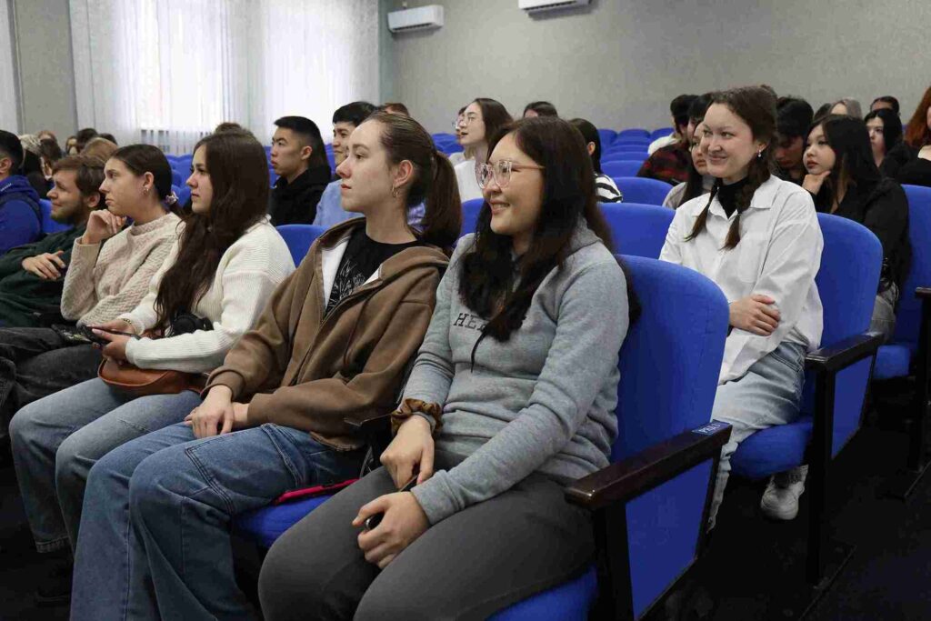 Языки как ключ к карьере студенты КАСУ встретились с Дилярой Абрамовой (5)