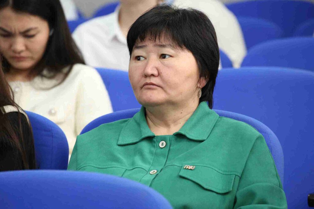 28 ноября 2025 года в КАСУ прошла Олимпиада «Полиглот» среди учащихся 10–11 классов 10