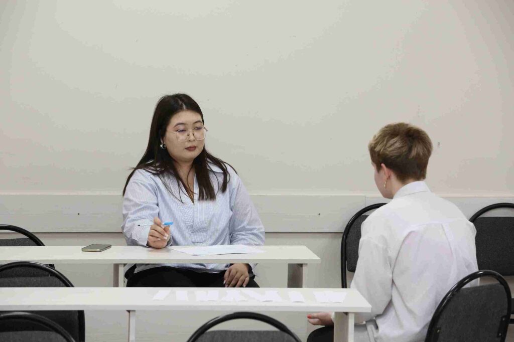 28 ноября 2025 года в КАСУ прошла Олимпиада «Полиглот» среди учащихся 10–11 классов 19